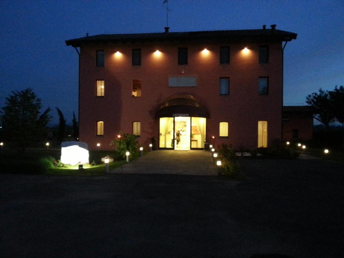 Hotel La Vecchia Reggio Reggio nell'Emilia Zewnętrze zdjęcie